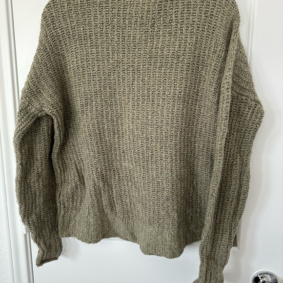 American Eagle Outfitters Olive Turtleneck Sweater - Picture 3 of 3